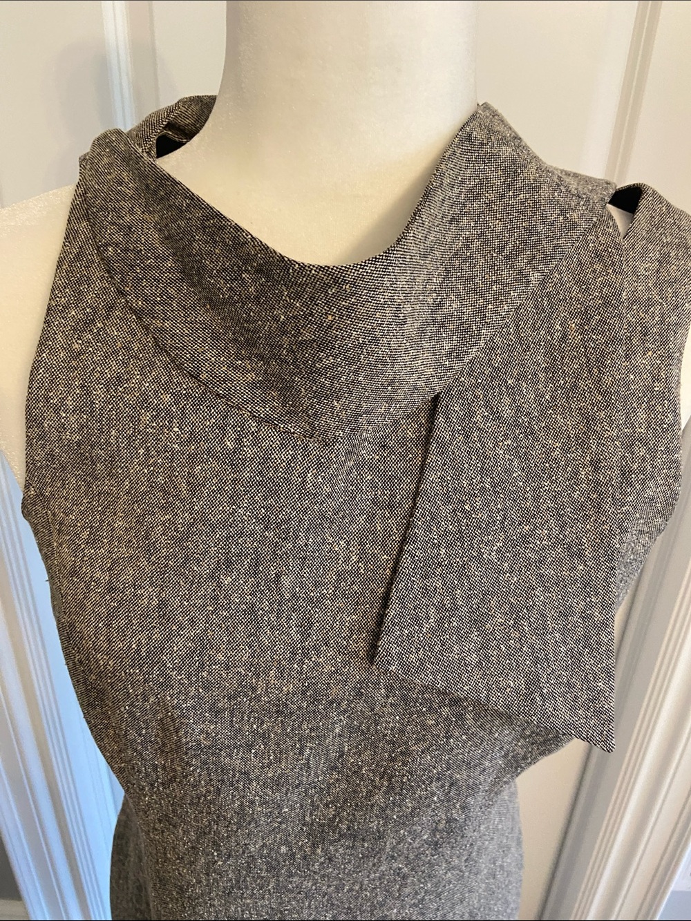 Pink Tartan Gray Tweed Midi Sheath Dress with Tie Neck Detail. Size US6 - Picture 9 of 15